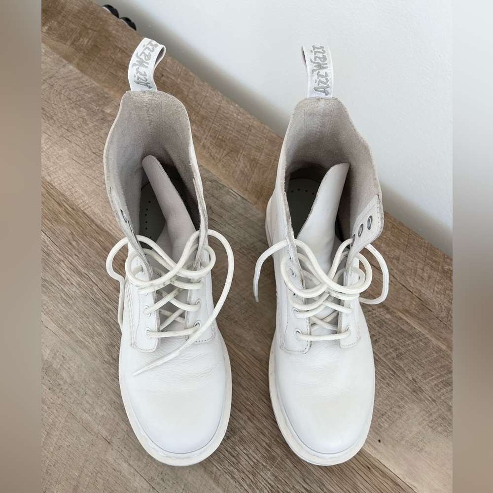 Doctor / Dr. Martens 1460 Pascal Mono Boots | White